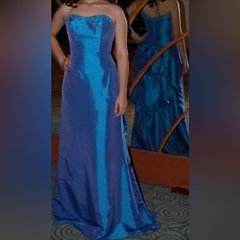 Gorgeous Alfred Angelo Gown - Perfect for Sweet Sixteens , Fifteens , Quinces